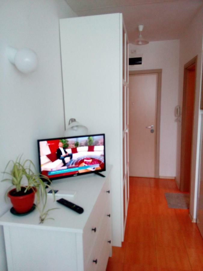 Студио Бижу Apartman Hiszarja Kültér fotó